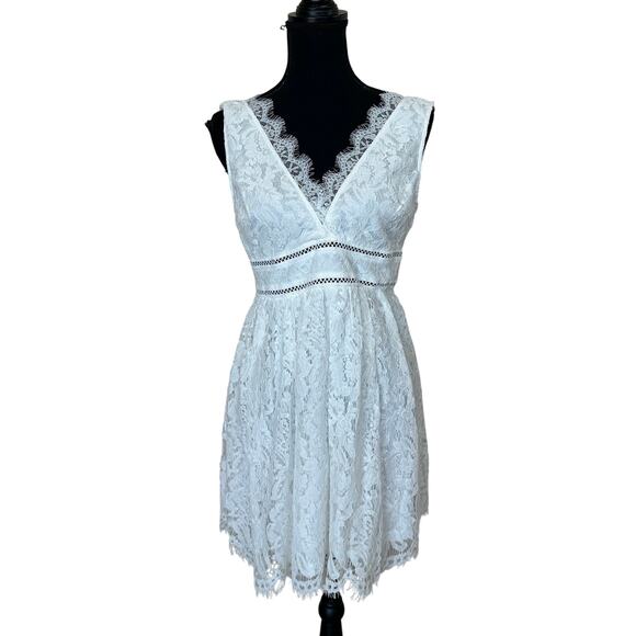Minuet White Cotton Lace Fit Flare Mini Dress LARGE Embroidered Romantic $99 NEW - Picture 1 of 5